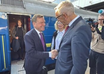 Außenminister Wadephul mit deutschen Rüstungsvertretern in Kiew eingetroffen