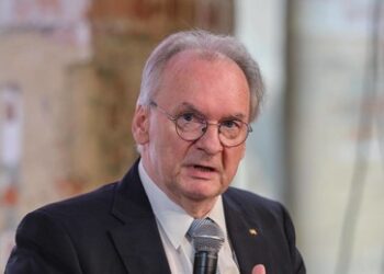 Bei AfD-Sieg: Sachsen-Anhalts Ministerpräsident Haseloff "droht" mit Wegzug
