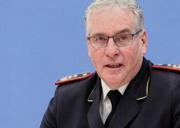 Chef des Feuerwehrverbandes Banse: Auch Feuerwehr soll kriegstüchtig werden