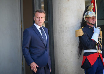 Financial Times: Frankreich kann sich Aufrüstung nicht leisten