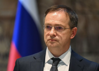 Medinski: Einfrieren des Ukraine-Konflikts würde zu Atomkrieg führen