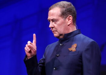 Medwedew: Gespräche mit Kiew in Istanbul für schnellen Sieg Russlands notwendig