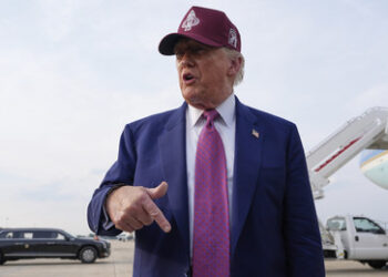 Trump macht sich über iranische Verhandler lustig: "Sie starben weder an Grippe noch an COVID"