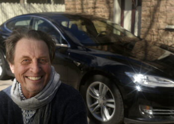 Vater von Elon Musk nimmt an Zukunftsforum in Moskau teil