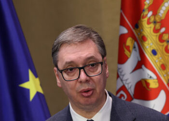 Vučić verteidigt Neutralität: Serbien stoppt alle Munitionsausfuhren
