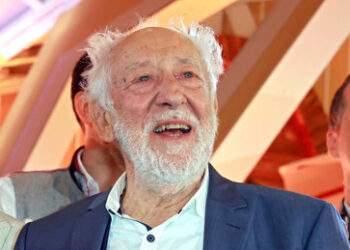 "Drecksarbeit": Hallervorden erstattet Strafanzeige gegen Merz