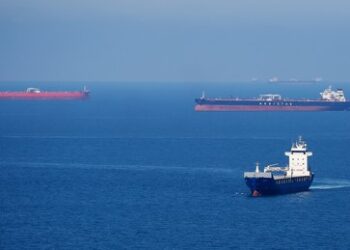 "Russisches Öl" -  Schiffe in der Straße von Hormus senden rätselhafte Signale