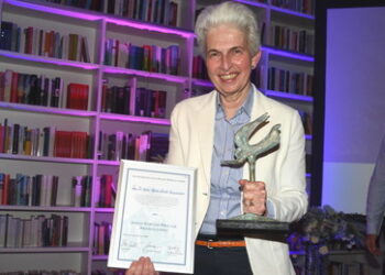 Ausgerechnet Strack-Zimmermann: Rüstungslobbyistin wird mit Preis für Menschlichkeit ausgezeichnet