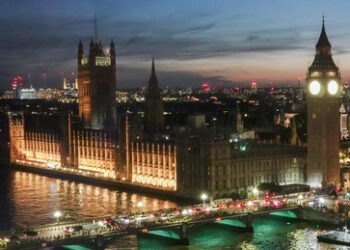 Bericht: Großbritannien bezahlt heimlich YouTube-Influencer für Propaganda und zur Wahlbeeinflussung