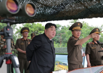 DVRK-Artilleristen wetteifern im Schießen: Kim Jong-un zeigt sich zufrieden