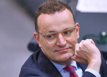 Die Welt des Jens Spahn - Israel darf angreifen, weil so Schwule geschützt werden