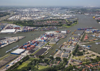 Financial Times: Europas größter Hafen bereitet sich auf Krieg gegen Russland vor