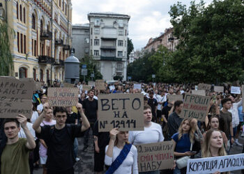 Kiew: Tausende demonstrieren gegen Selenskijs Gesetzeserlass zum Thema Korruption