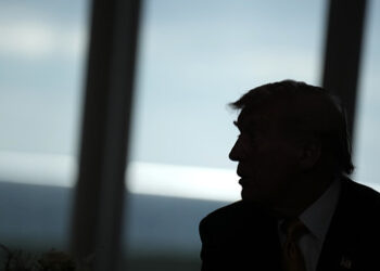 Mit Trump ins Mittelalter – Deal für Waffen und teure Energie