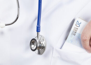 Rückkehr der Praxisgebühr? Deutschlands Krankenversicherungen vor Rekorddefizit