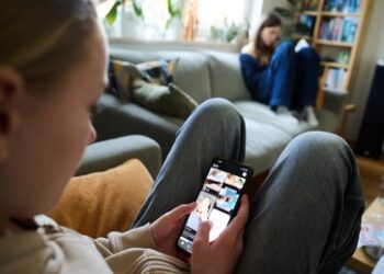 Selbstmordgedanken und Ängstlichkeit: Spätfolgen von Smartphones bei Teenagern
