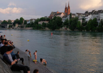 Wer zu lange studiert, zahlt mehr: Schweizer Universitäten verdoppeln Gebühren für "ewige Studenten"