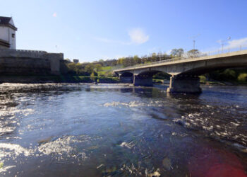 Estland beginnt mit Errichtung von Toren und Barrieren an Grenze zu Russland