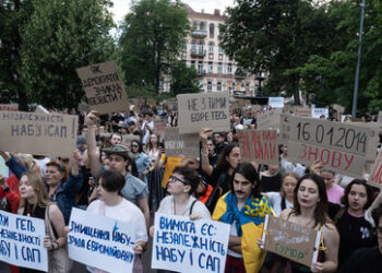 Kriegsrecht in der Ukraine: Demonstrationen nur noch mit Genehmigung des Militärs
