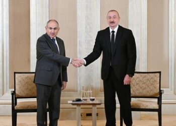 Paschinjan fliegt nach Washington um zu kapitulieren