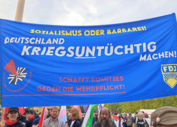 Protestdemo in Köln: "Wehrpflicht? Nicht mit uns!" – "Schafft Komitees!"