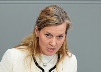 SPD will Wehrpflicht auch für Frauen