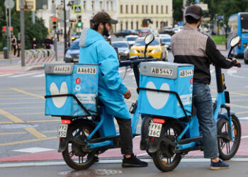 Sankt Petersburg verbietet Migranten Arbeit als Lieferboten