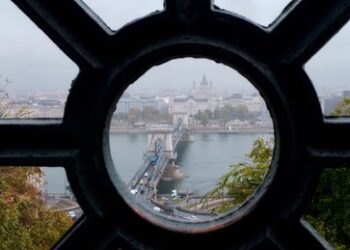 Szijjártó: Brüssel und Kiew wollen Regierungswechsel in Ungarn