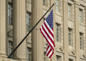 Trump kriminalisiert Verbrennung der US-Flagge