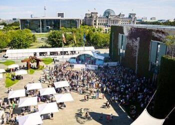 Umfrage: 51 Prozent der Befragten erkennen bei den etablierten Parteien keine "politische Kompetenz"