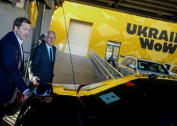 Vizekanzler Klingbeil "überraschend mit seinem Geld-Versprechen" in Kiew eingetroffen