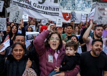 Argentinien vor Zwischenwahlen in schwerer Finanzkrise – Milei sucht Hilfe bei Trump