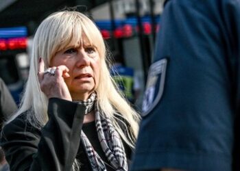 Berliner Innensenatorin gesteht ein: Messertaten machen "fassungslos"