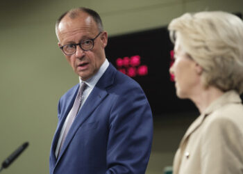 Bloomberg: Merz führt "Kreuzzug" gegen von der Leyen