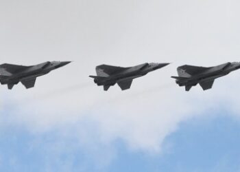 CDU-Außensprecher Hardt: NATO muss russische Kampfjets notfalls abschießen