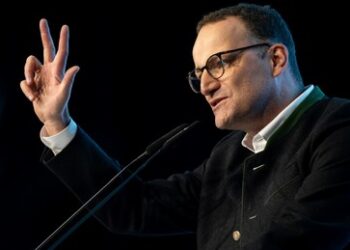 CDU-Vorsitzender Jens Spahn fordert Zugang zu britischen und französischen Atomwaffen