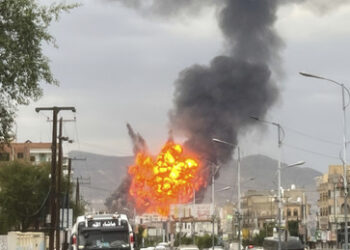 Einen Tag nach Katar: Israel fliegt Luftangriffe im Jemen