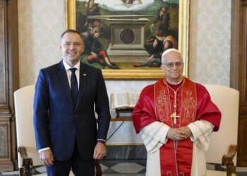 Erst bei Trump und dann bei Papst Leo XIV. – Netzwerke des neuen polnischen Präsidenten