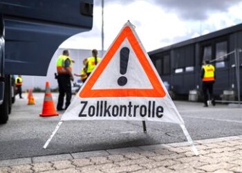 Generalzolldirektion: Mitarbeiter sollen politisch verdächtige Kollegen melden