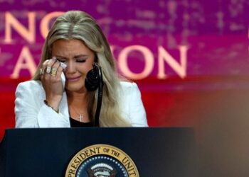 Kirk-Witwe bei Abschiedszeremonie: "Ich vergebe diesem jungen Mann"