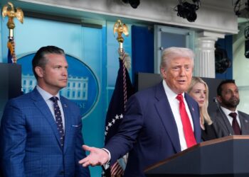 Pentagon in Aufruhr: Hegseth beruft Generäle zu geheimem Treffen ein