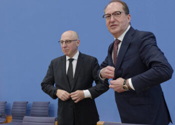 Türkeistämmiger Vize-Chef des Verfassungsschutzes und "Terror-Experte" wird neuer BfV-Präsident