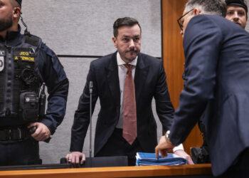 Abgemagert, nervös, blass – der einstige Immobilien-Tycoon René Benko vor Gericht