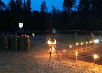 Fackelrituale und Lumpenpazifismus – Was hat die Feuer-Taufe der Litauen-Brigade zu bedeuten