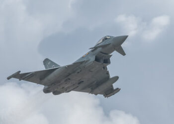 Financial Times: NATO erwägt "entschlossene" Reaktion auf "Luftraumverletzungen durch Russland"