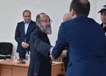 Gericht in Jerewan verurteilt armenischen Bischof zu zwei Jahren und sechs Monaten Haft