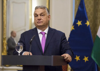 Orbán: "Angriff von außen" könnte Ursache für Explosion in ungarischer Raffinerie sein