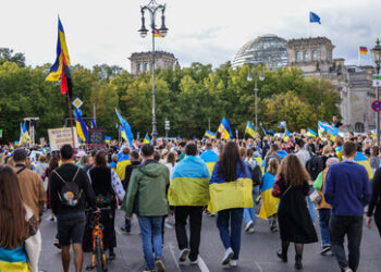 Politico: In Polen und Deutschland wächst der Unmut über Zustrom junger Ukrainer