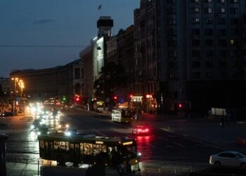 Selenskij-Berater empfiehlt Ukrainern: Stromausfälle zum Meditieren nutzen