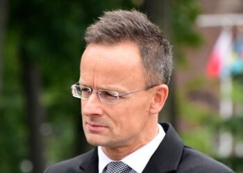 Szijjártó: Brüssel bereitet sich auf Krieg vor ‒ Ungarn will Frieden